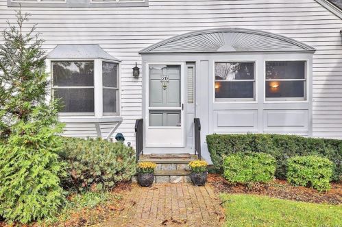 20 Brook Hills Cir, White Plains, NY 10605-5015