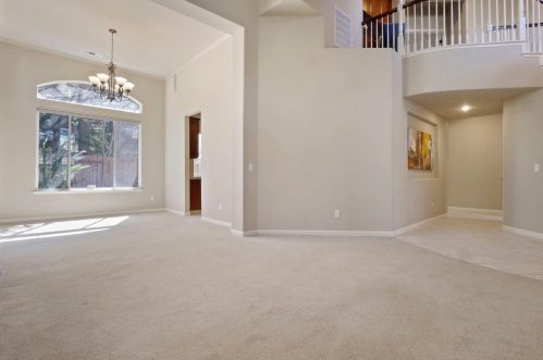 2044 Sugarbowl Way, Lodi CA  95242-4752 exterior