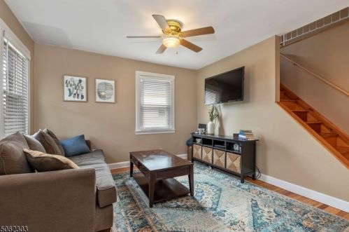 122 Hawthorne St, Roselle Park NJ  07204-1813 exterior