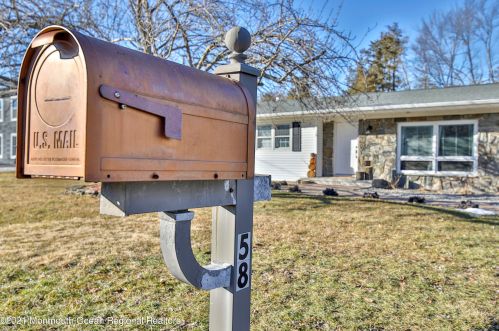 58 Gloria Ann Smith Dr, Bricktown, NJ 08723-6612