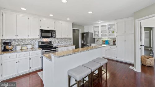 25 Countryside Dr, Fredericksburg VA  22406-4142 exterior