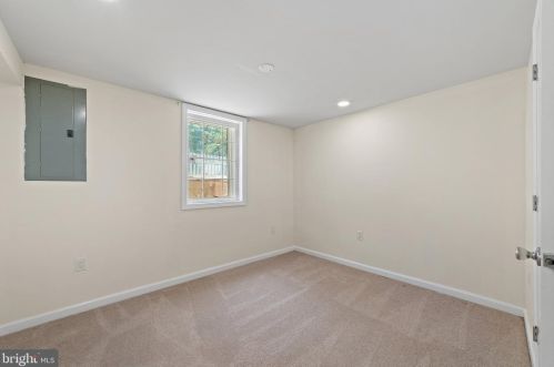 15906 Donald Curtis Dr, Woodbridge VA  22191-4250 exterior