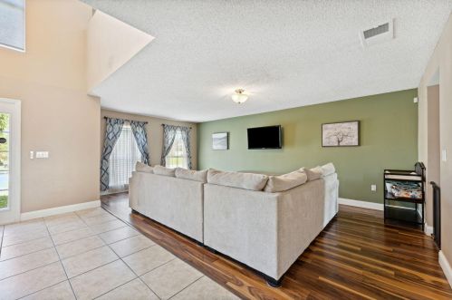 866 Abingdon Ave, Fort Pierce FL  34953-2861 exterior