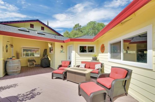 18883 Hummingbird Dr, Lake Wildwood CA  95946-9694 exterior