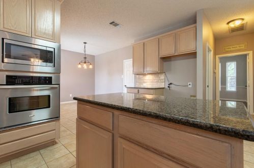 1519 Rustic Timbers Ln, Lewisville TX  75028-1432 exterior