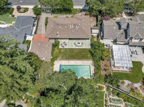 1558 Edgewood Dr, Palo Alto CA  94303-2819 exterior