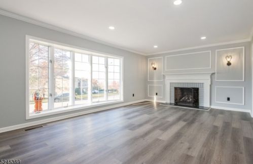 14 Ironwood Way, West Paterson NJ  07424-2019 exterior