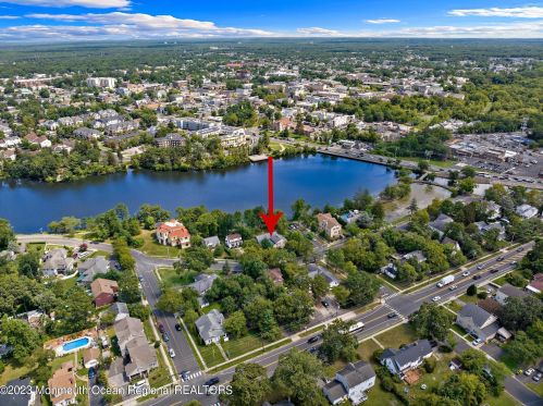 107 Lk Dr, Lakewood NJ  08701-3161 exterior