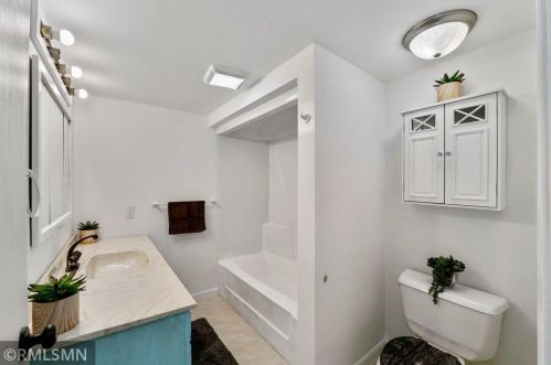 708 23rd Ave, South Saint Paul MN  55075-1321 exterior