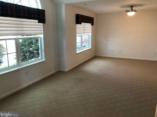 33 Chancery Ct, Souderton PA  18964-2903 exterior