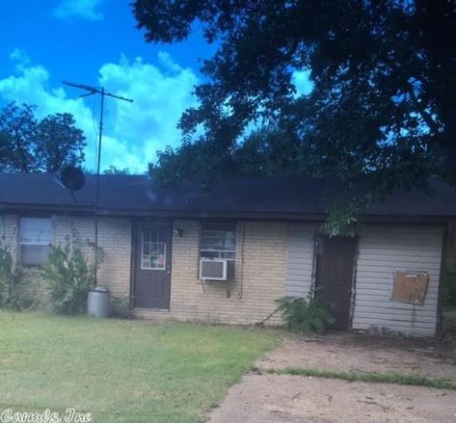 215 New York Ave, Caraway, AR 72419-8615