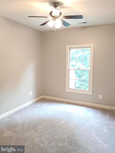 5936 Amber Ridge Rd, Haymarket VA  20169-2620 exterior