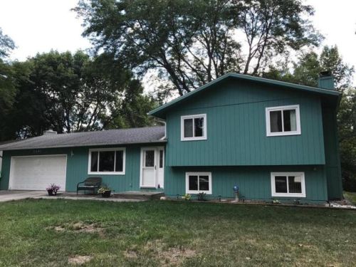 3401 Southdale Dr, Ames, IA 50010-8432