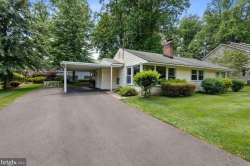 7103 Oak Ridge Rd, Falls Church, VA 22042-2522
