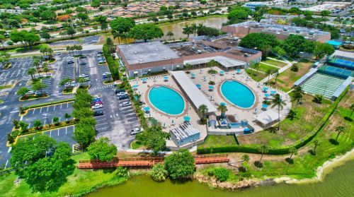 260 Saxony F, Delray Beach FL  33446-1838 exterior