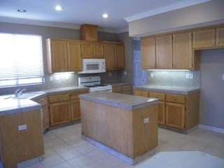 320 Athena Way, Hollister, CA 95023-2204