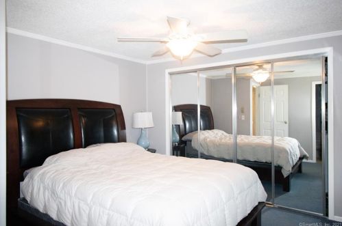 34 Lester St, United States Coast Guard Ac CT  06320-4327 exterior