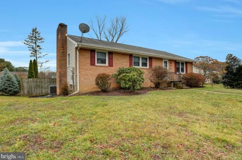 1092 Cocklin St, Navy Sup Dpt PA  17055-3956 exterior