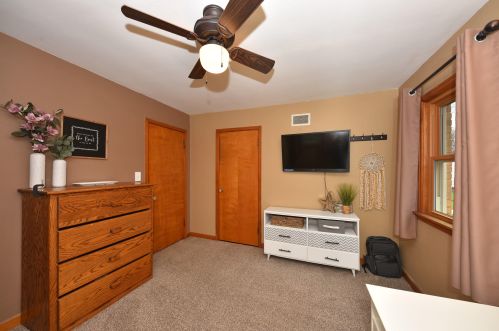 3329 89, Milwaukee WI 53227-4525 exterior