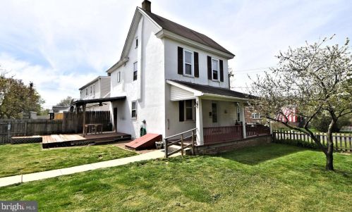 327 Green St, Lansdale, PA 19446-3613