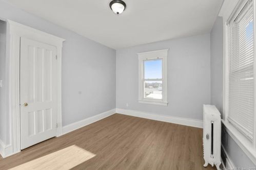 219 6th St, Bridgeport CT  06607-1046 exterior