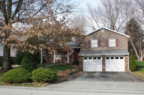 709 Shenandoah Dr, Latrobe, PA 15650-2420
