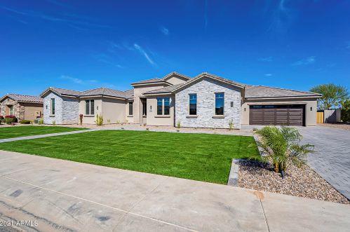 3104 Blackhawk Dr, Gilbert, AZ 85298-8165
