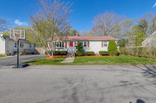 31 Alfred Ave, Providence, RI 02919-1463