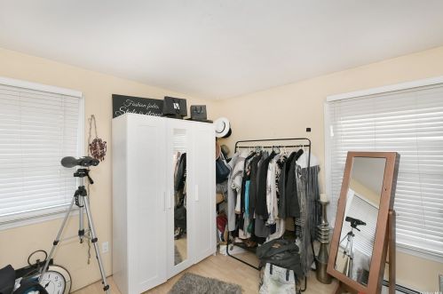 3 Linden Ave, Holtsville NY  11742-2323 exterior