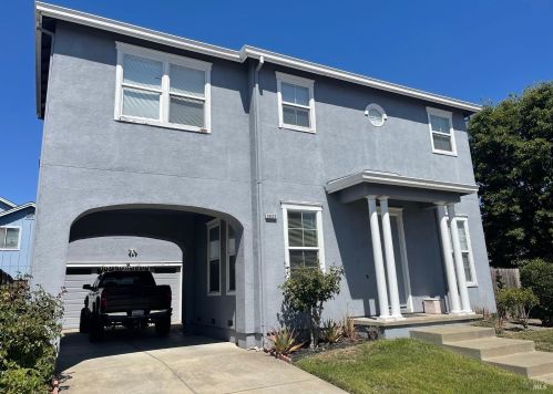 3822 Louis Krohn Dr, Santa Rosa, CA 95407-2530