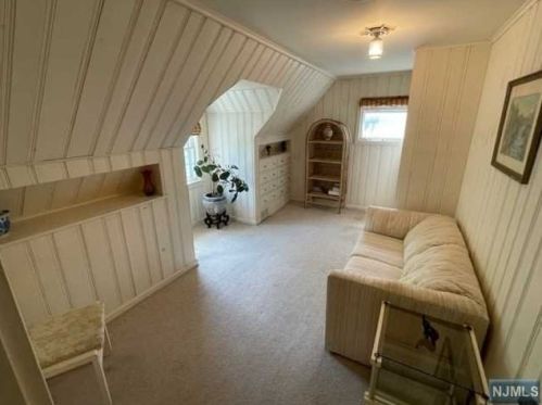 281 Lindbergh Blvd, Teaneck NJ  07666-6542 exterior