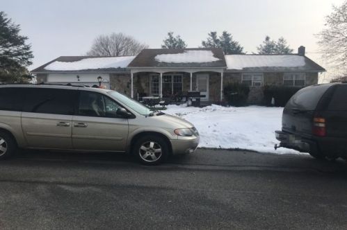 576 Horseshoe Dr, Easton, PA 18040-6526