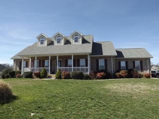 365 Sweetgrass Ln, Jonesborough, TN 37659-4469