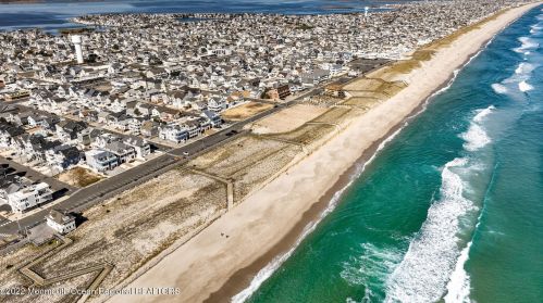 5 Fort Ave, Pelican Island NJ  08751-1512 exterior