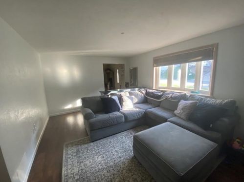 1734 Gina Dr, Pittsburgh, PA 15122-3146