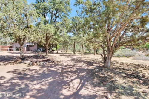 2060 Grasshopper Ln, Sedona AZ 86336-4556 exterior
