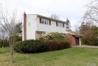 104 Manhattan Dr, Muttontown, NY 11753-1639