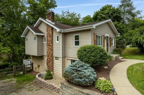 340 Lee Ave, Pittsburgh, PA 15237-1910