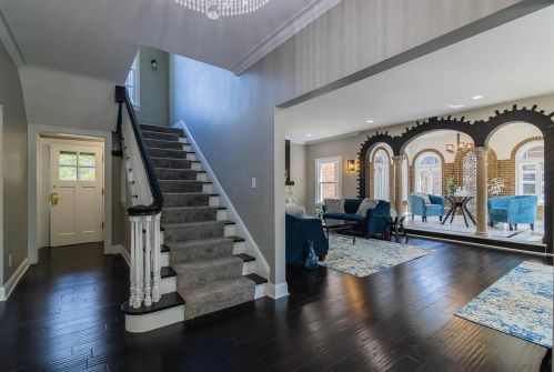 2726 Beverly Rd, Milwaukee WI  53211-2438 exterior