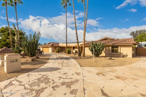 11006 Vecino St, Chandler, AZ 85248-7807