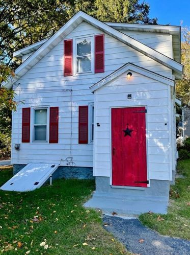 23 Drawbridge Rd, Norwich, CT 06365-8305