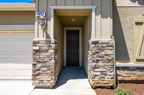 3053 Stanley Ave, Fresno CA  93737-9284 exterior