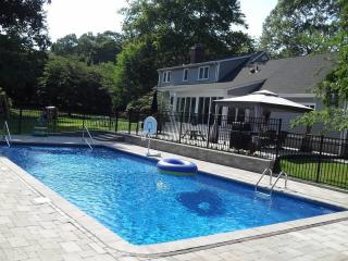 151 Meadowmere Rd, Stratford, CT 06614-8824