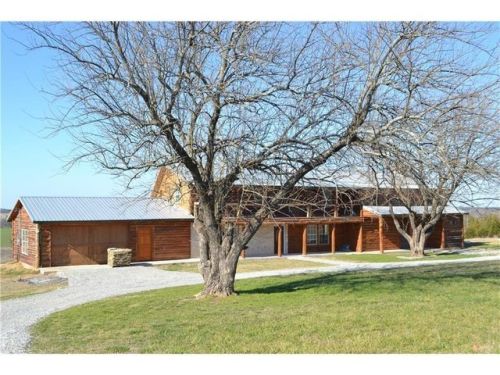 924 County Road 4246, Bonham TX  75418-9392 exterior