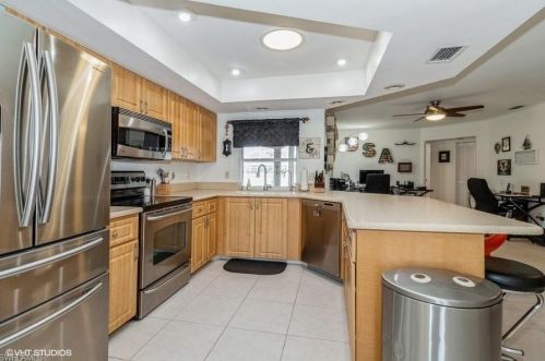 2119 10th Ln, Cape Coral, FL 33990-1904