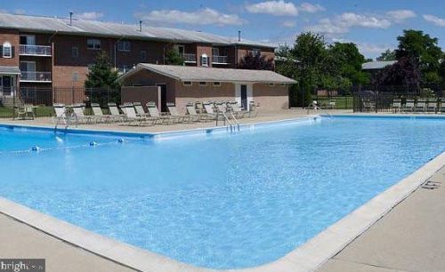 550 Dupont Hwy, New Castle DE  19720-5193 exterior