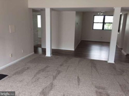 13 Paladin Dr, Wilmington, DE 19802-1746