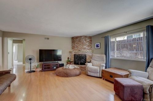 2535 Green Meadow Way, Vista, CA 92083-8007