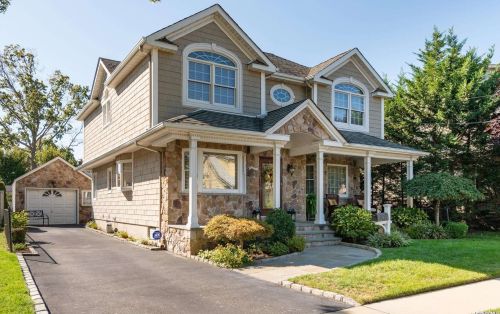 804 5th Ave, New Hyde Park, NY 11040-5502