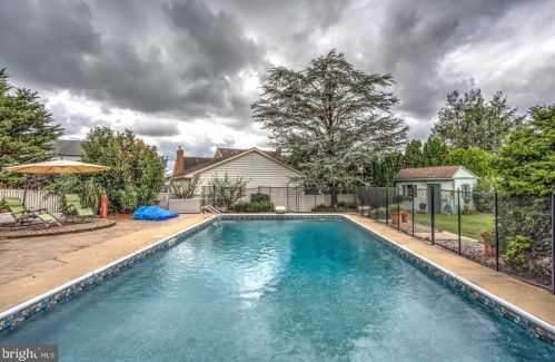 1188 Marie Ave, Ephrata PA  17522-1524 exterior